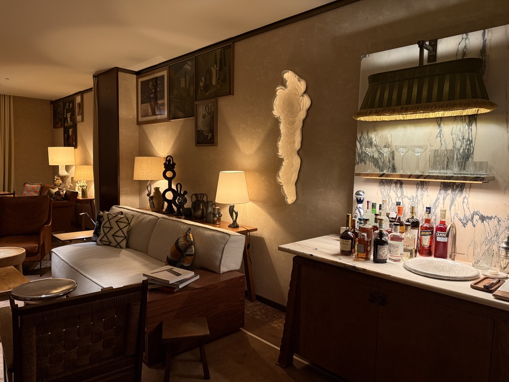 The living area in a room of the Brach Madrid hotel