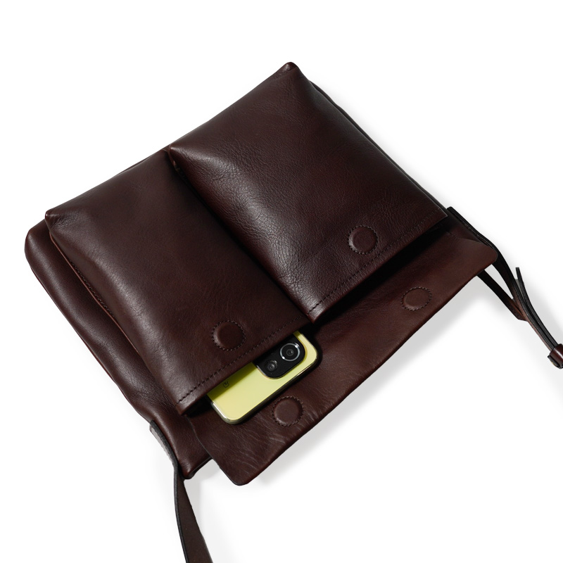 slowandco_helmet_shoulder_bag_detail