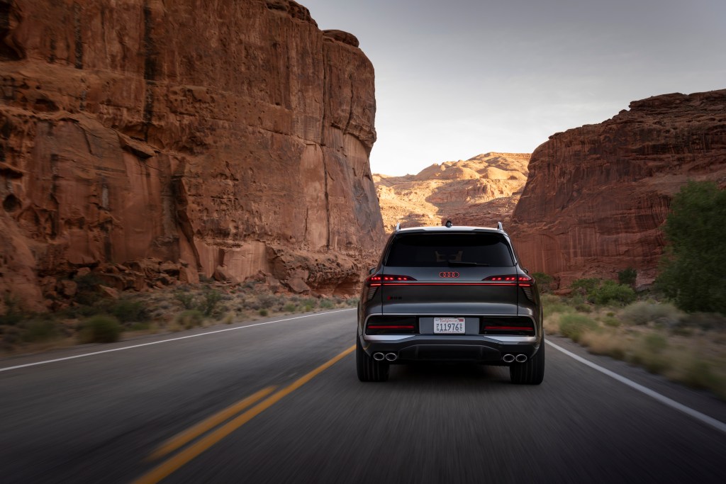 audi-q9