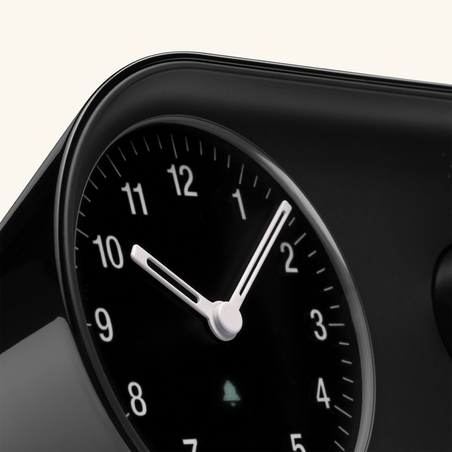 04-ArcAlarmClock-PDP-Black-CloseUp_1440x