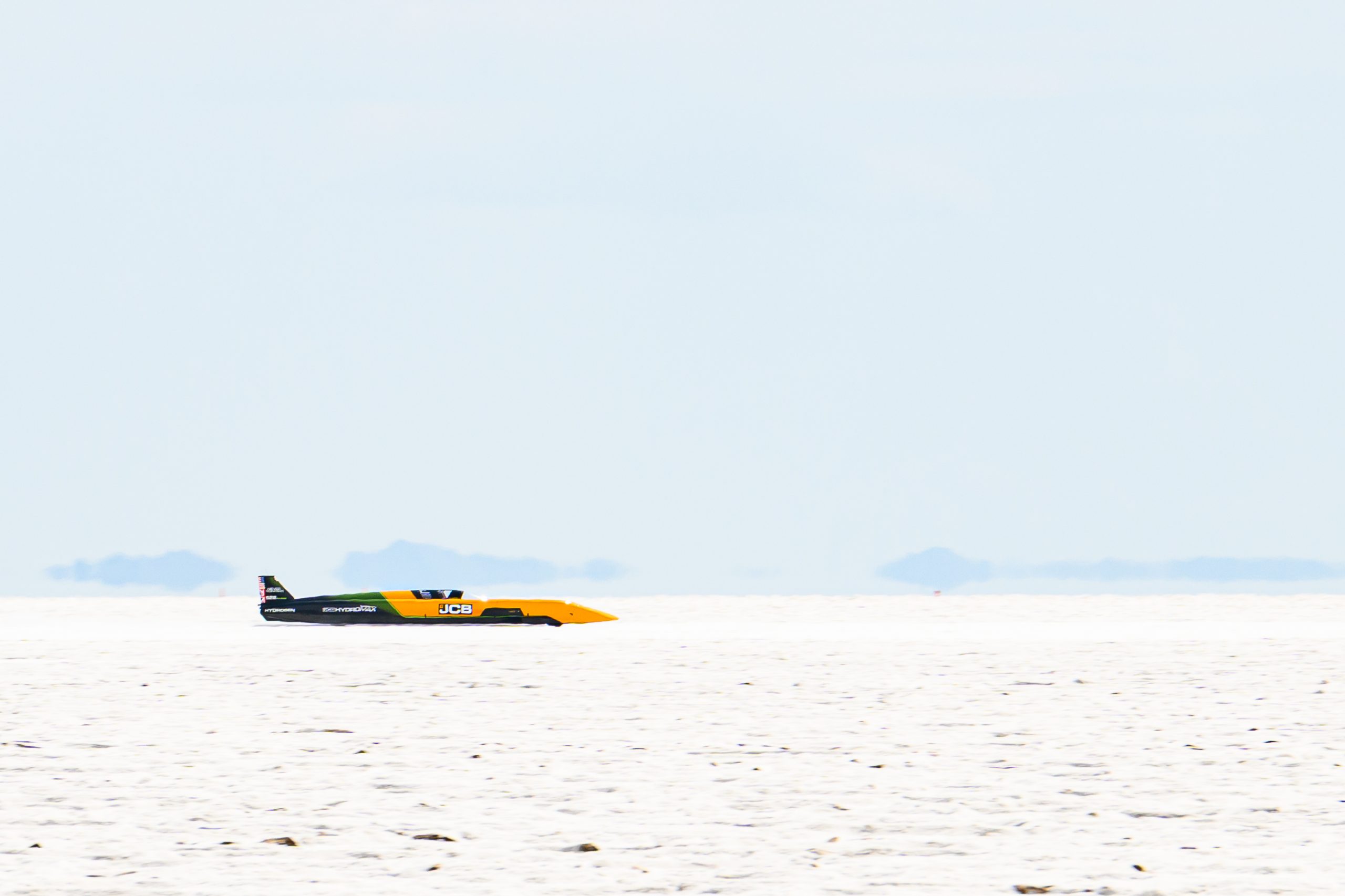 Two Digger Engines, Nine Miles of Salt and a Hydrogen Land Speed Record - COOL HUNTING®