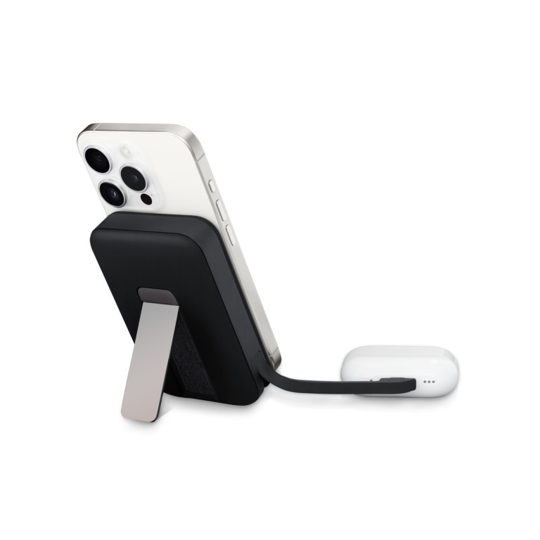 boostcharge-pro-magnetic-charging-power-bank-10k-cable_1